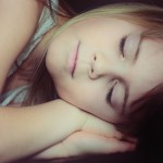 Patologie del sonno: il ruolo dell’odontoiatra DM_il dentista moderno_patologie del sonno_odontoiatria_osas_bambina