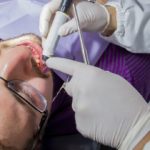 Come comportarsi in studio con i pazienti a rischio Dentista e paziente a rischio