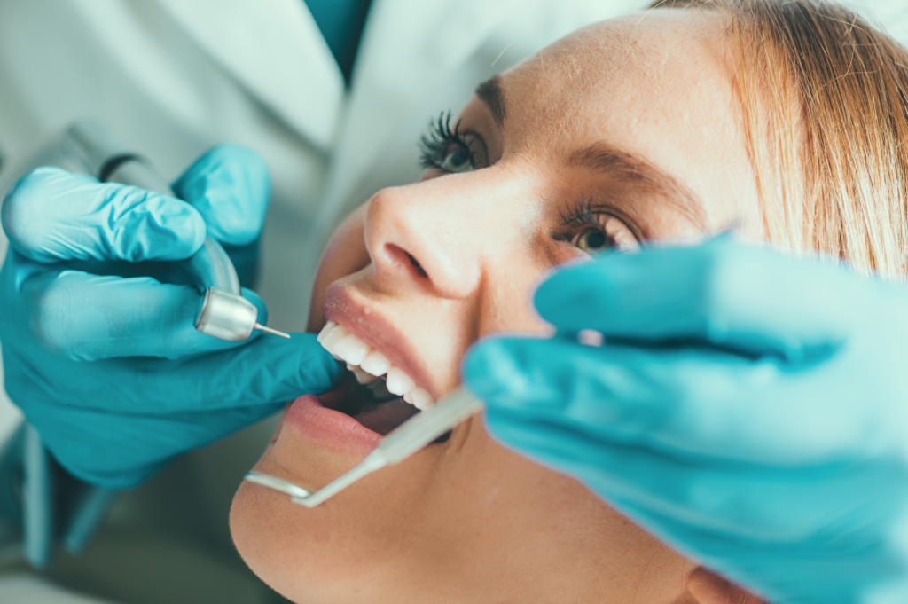 DM_IL DENTISTA MODERNO_i sistemi di ingrandimento ed il microscopio in endodonzia e nel ritrattamento