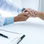 I pazienti sono a proprio agio nel condividere informazioni con l’odontoiatra? pazienti e parodontite medico dentista_Federconsumatori