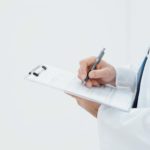 Non può ritenersi validamente prestato il consenso espresso in forma verbale dal paziente