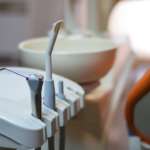 Contrazione dei ricavi e catene organizzate: le nuove sfide dell’odontoiatra-imprenditore