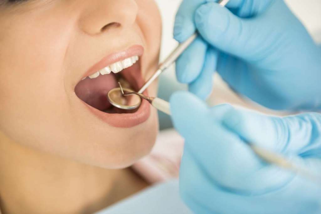DM_il dentista moderno_controllo_visita_valutazione parodontale_recessioni radicolari_copertura di recessioni