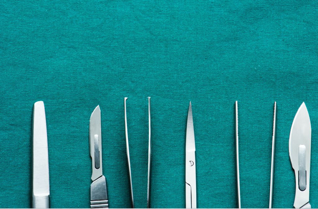 DM_il dentista Design del lembo nella chirurgia del terzo molare incluso effetti postoperatori delle incisioni a busta e triangolare