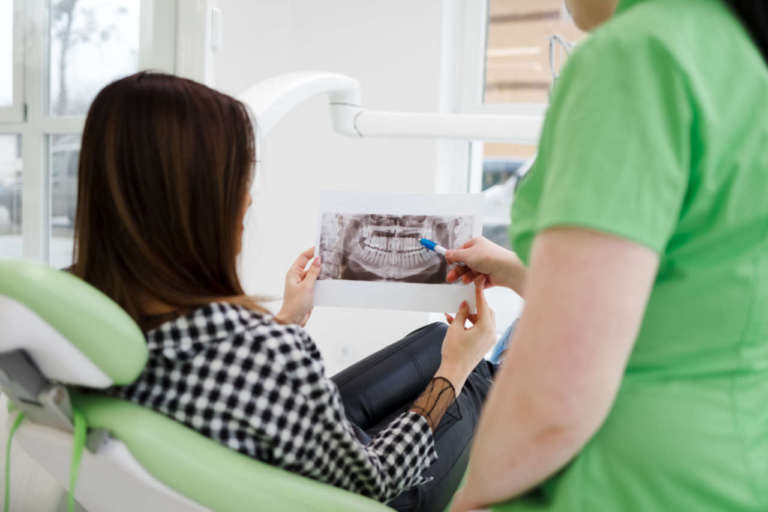 Tecnica punch nella gestione chirurgico-ortodontica delle disodontiasi