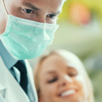 Mantenimento parodontale con terapia causale e terapia fotodinamica antimicrobica