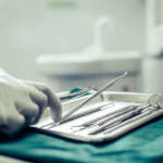 Restauro estetico anteriore e solchi e fossette occlusali pigmentate: un metodo per affrontare le sfide restauro estetico anteriore e solchi e fossette occlusali pigmentate