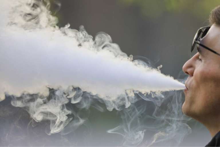 Fumo: gli effetti antiestetici sulle ricostruzioni in composito