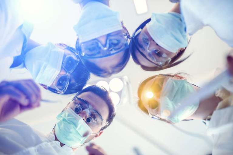 La sinergia tra odontoiatra e ASO: come proiettare lo studio nel futuro