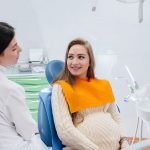 Igiene orale e cure odontoiatriche in gravidanza: cosa dicono le linee guida