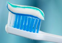 Il fluoro? È efficace, ma per la vera prevenzione non basta Fluoro prevenzione