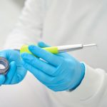 Ultrasonic scaling e air-polishing, come preservare i restauri