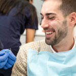 Trattamento ortodontico fisso e gingival display. Le estrazioni di premolari influenzano il sorriso? Trattamento ortodontico fisso