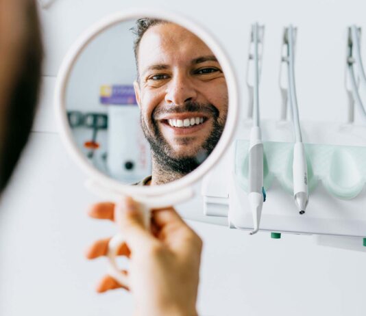 Parodontologia e implantologia estetica, il nuovo consensus report dell’EFP Parodontologia e implantologia estetica