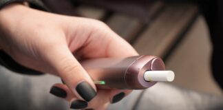 Fumo e sigarette elettroniche: allo studio l’impatto sulla salute parodontale Fumo