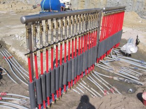 I COLLETTORI di collegamento Rautherm-FW completi di flangia stagna per attraversamento platea di fondazione.