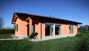 PASSIVA E BIO-ECOLOGICA. La casa in balloni di paglia dei signori Marco Melillo e Sara Boso sorge nelle campagne di San Donà di Piave, in località Mussetta di Sopra: è in fase di certificazione Casaclima Gold.