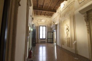 L’IMMISSIONE dell’aria avviene tramite condotti: il sistema è in grado di raggiungere tolleranze di temperatura e umidità ambiente ideali per il mantenimento delle opere d’arte custodite nelle sale di Palazzo Fava.