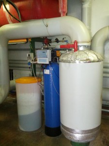 Il sistema di addolcimento per l’impianto acs contro la formazione del calcare (fonte: AEVV)