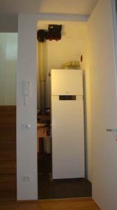 CONDENSAZIONE E SOLARE TERMICO. La nuova caldaia a metano presenta una ridotta potenza termica ed è già predisposta per l'impiego in combinata con i dispositivi di captazione del calore solare (ing. Cesare Sala)