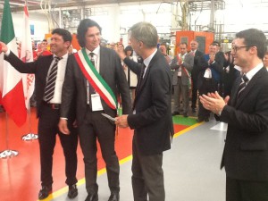 Il taglio del nastro con il vice Presdente Immergas Alfredo Amadei, il Sindaco di Brescello Marcello Coffrini, il Sottosegretario Graziano Delrio e il Consigliere Immerfin Alessandro Carra.