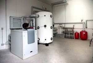 LA POMPA DI CALORE. È stata scelta una AQUATOP T-H con potenza termica di 44 kW, raggiunge temperature di mandata particolarmente elevate.