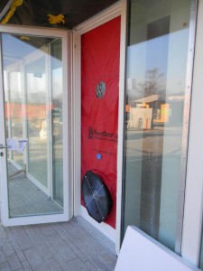 L'IMPIANTO di trattamento aria permette di avere ambienti privi di gas radon, di prodotti di sintesi e VOC, di campi elettrici, magnetici e elettromagnetici nocivi.