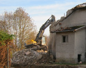 La vecchia casa di campagna come si presentava nel 2011 prima dell’inizio dei lavori di ristrutturazione.