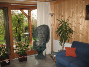 La distribuzione del fluido caldo e freddo avviene per mezzo di 29 ventilconvettori ultrasottili da installazione verticale ELFOroom2 di Clivet.