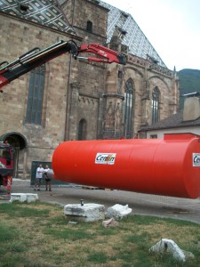 IL COMBUSTIBILE. Il serbatoio di pellet da 40 m³ è stato interrato accanto alla centrale termica del duomo.