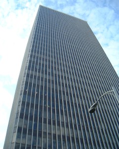 WESTIN BUILDING. Questo grattacielo di 34 piani è stato realizzato nel 1981 ed è un importantissimo hub delle telecomunicazioni (Seattle Internet Exchange) per i paesi del Pacifico nord-occidentale. Il 19esimo piano è interamente occupato da numerose “meet me rooms” completamente cablate. (Foto WAFWOT)