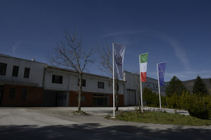 La sede Laminox Srl di Sarnano (MC).