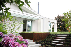 LA RIQUALIFICAZIONE. A Treviso un’abitazione risalente al 1983 ha subito un remake futuristico: ora è una casa modello, simbolo delle potenzialità offerte dall’integrazione di sistemi intelligenti.