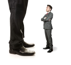 IN AMBIENTI CHIUSI, un’elevata differenza di temperatura tra le altezze di caviglie e testa può provocare senso di malessere e insoddisfazione.