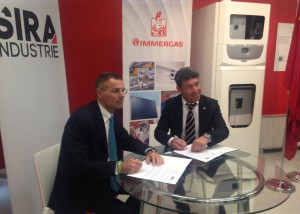 6 - Gruppioni e Amadei firmano accordo (1)