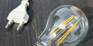 rincari elettricità e gas ARERA