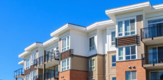 tubi su terrazzo altrui