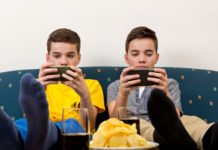 Smartphone, impatto sulla salute mentale e psicoemotiva dei giovani