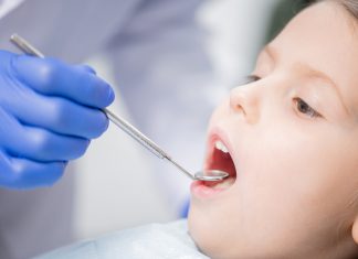 Promuovere la salute dentale nei bambini con approcci basati sul teatro di figura