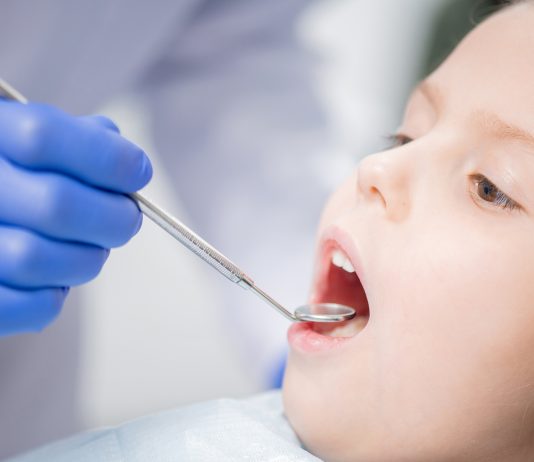 Promuovere la salute dentale nei bambini con approcci basati sul teatro di figura