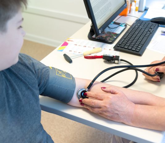 Ipertensione in aumento tra bambini e adolescenti