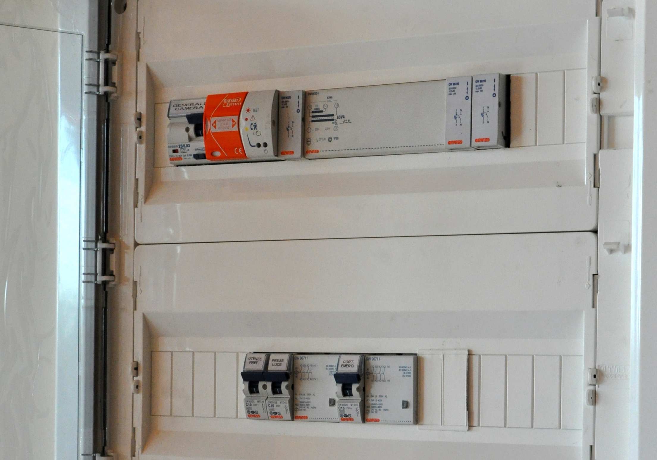 Videocorsi di Elettro sui contatti indiretti