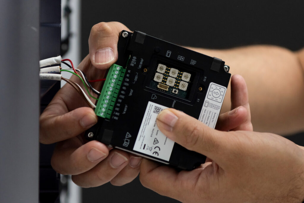 Sistema 2 Fi­li Hikvision