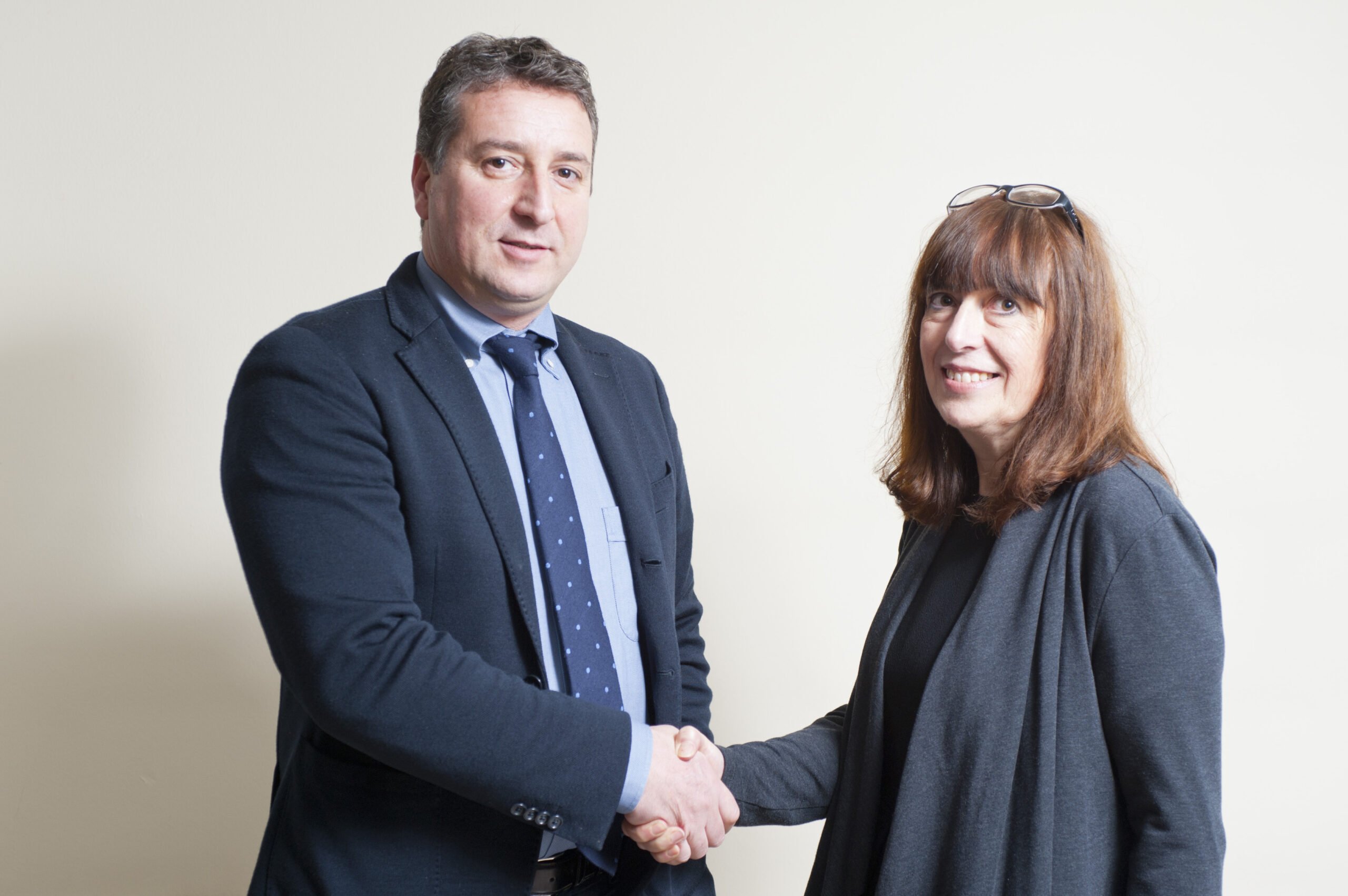 Il direttore di Anse2000 Maria Grazia Caldera con il Presidente dell'associazione Domenico Caldera