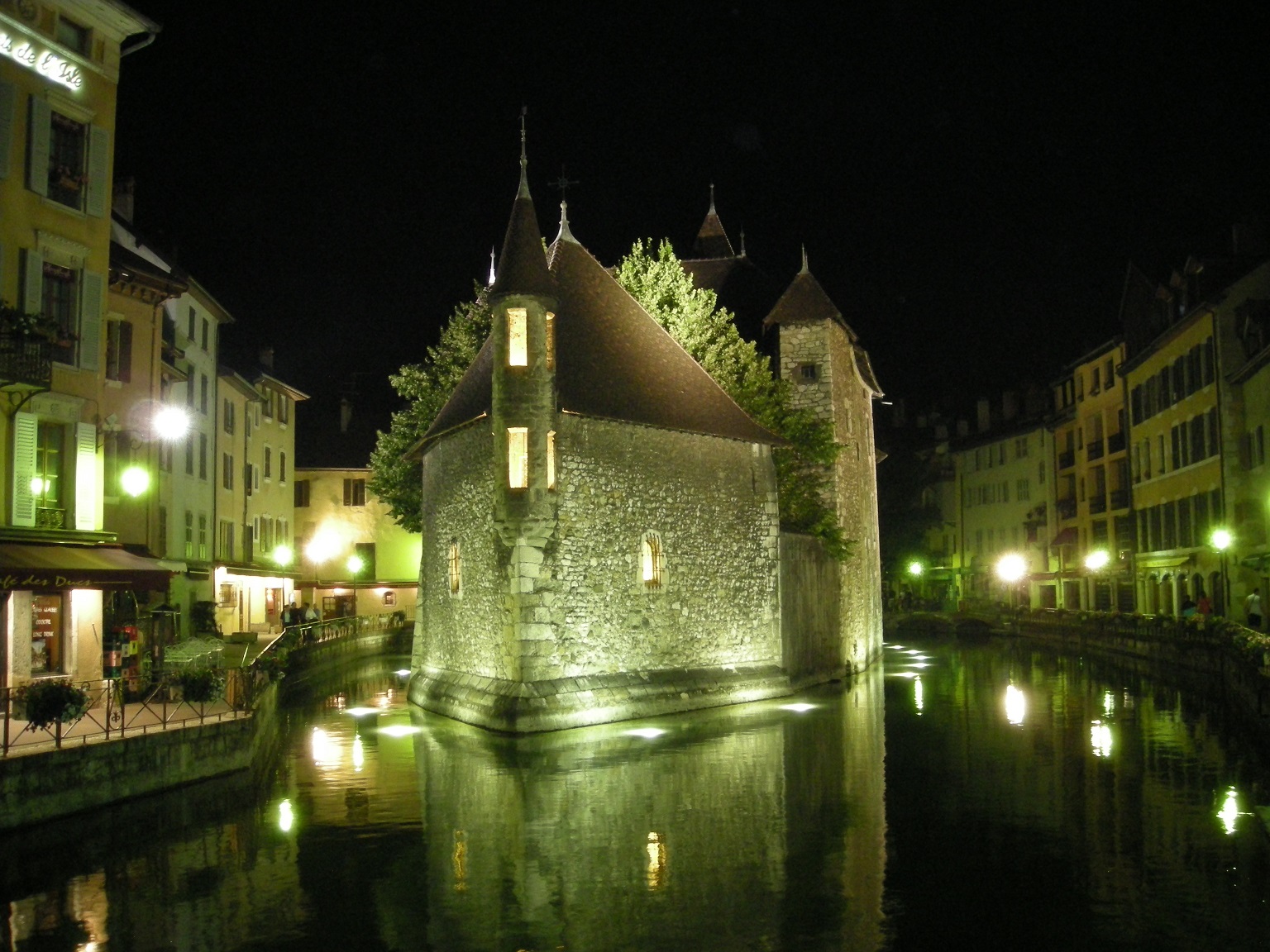 Annecy by night