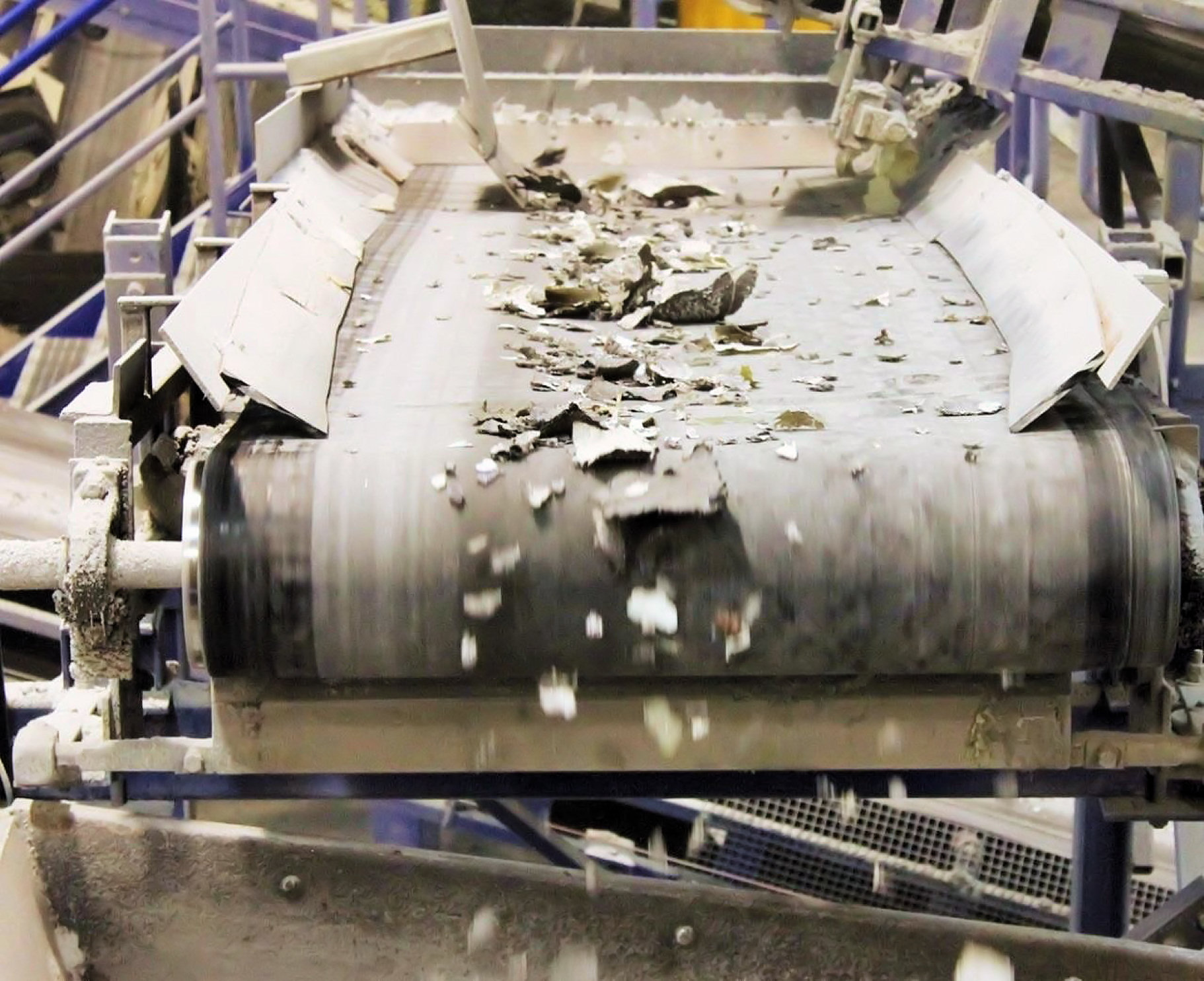  Separazione dei materiali dopo frantumazione meccanica dei moduli fotovoltaici. 