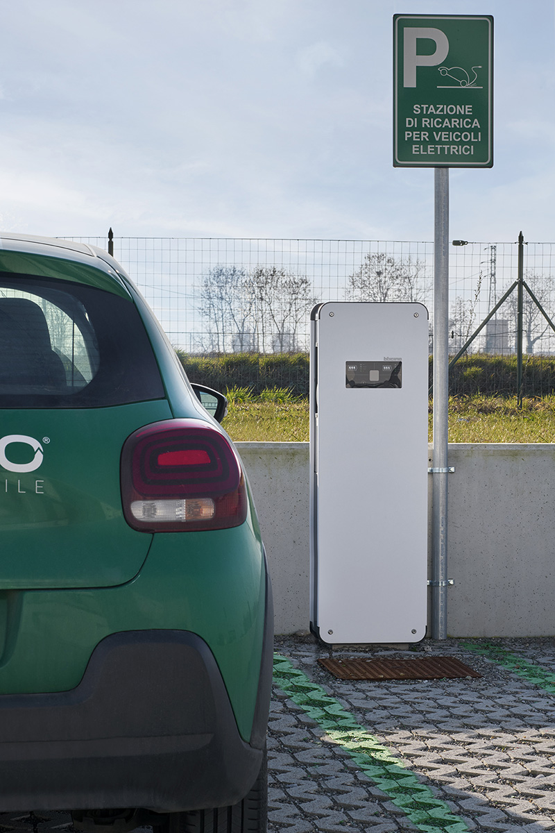 Colonnine-di-ricarica-per-veicoli-elettrici