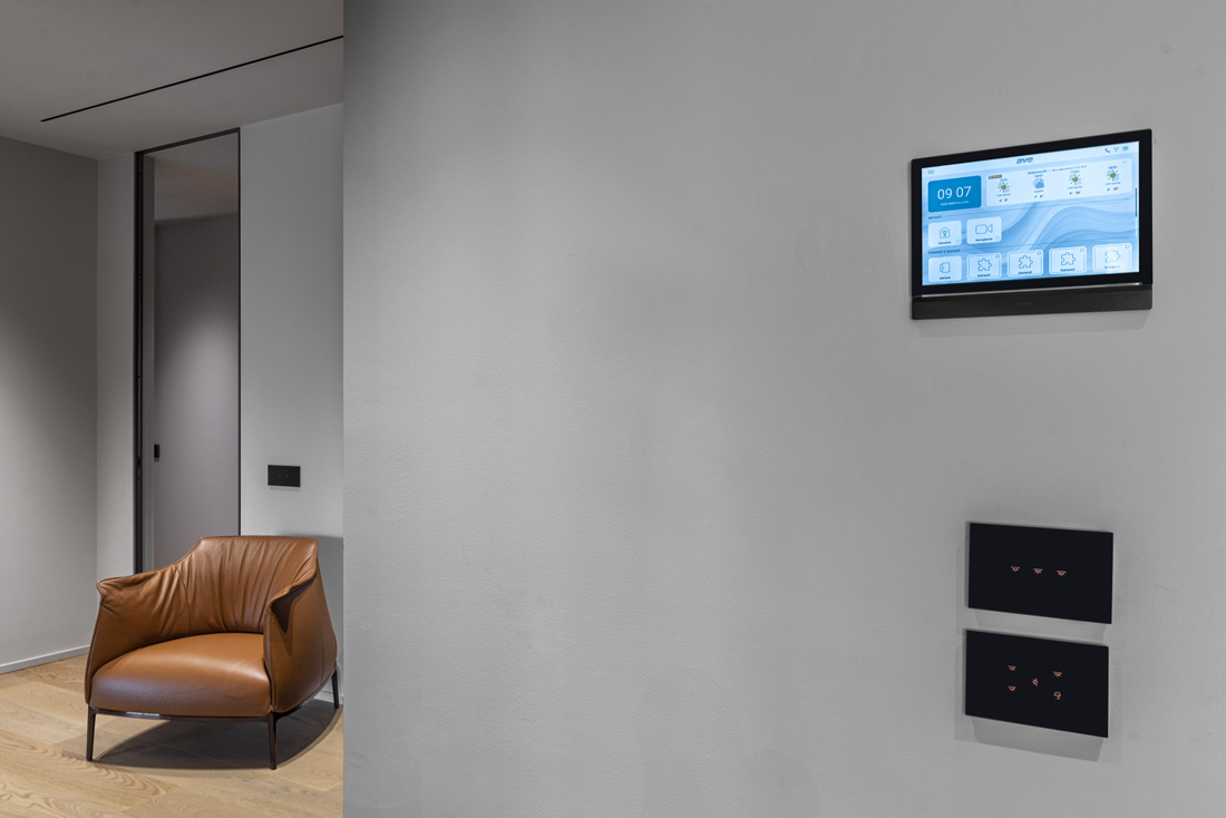 display-touch-ave-alluminio-antracite-design