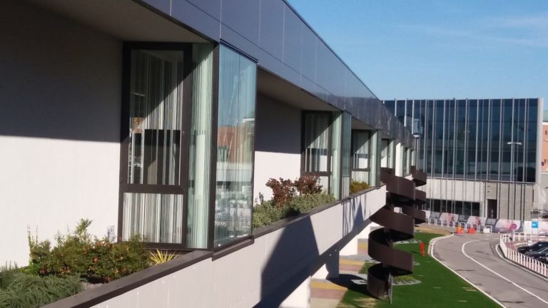Da Secco Sistemi i serramenti in ottone brunito per il Water Terminal