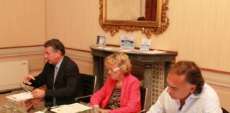 Prefer, una nuova opportunità per l’eco-innovazione dei prodotti del Distretto cartario lucchese Da sinistra Claudio Romiti, Maura Cavallaro e Fabio Iraldo alla presentazione di Prefer.